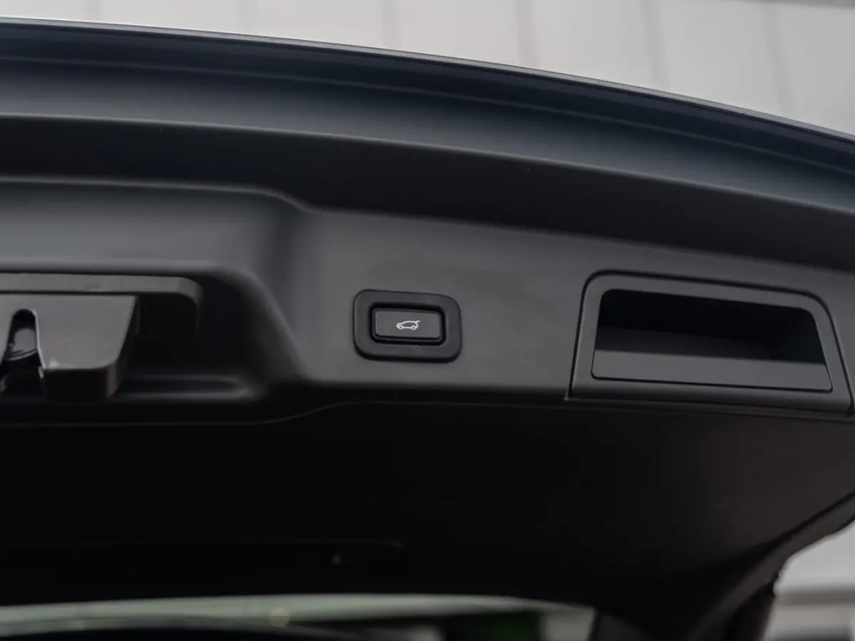 2.0 P250 AWD HSE