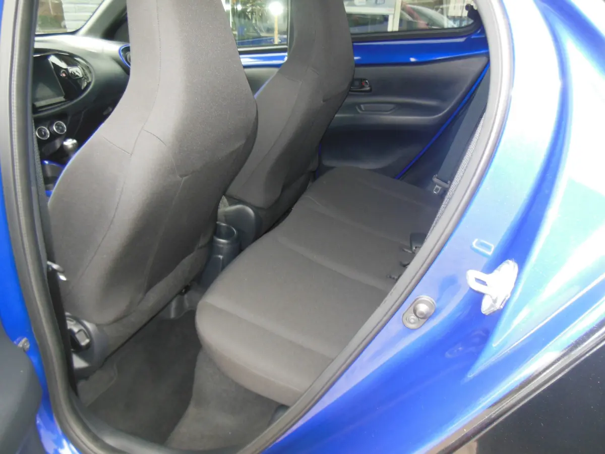 1.0 VVT-i MT Envy 2025 carplay android
