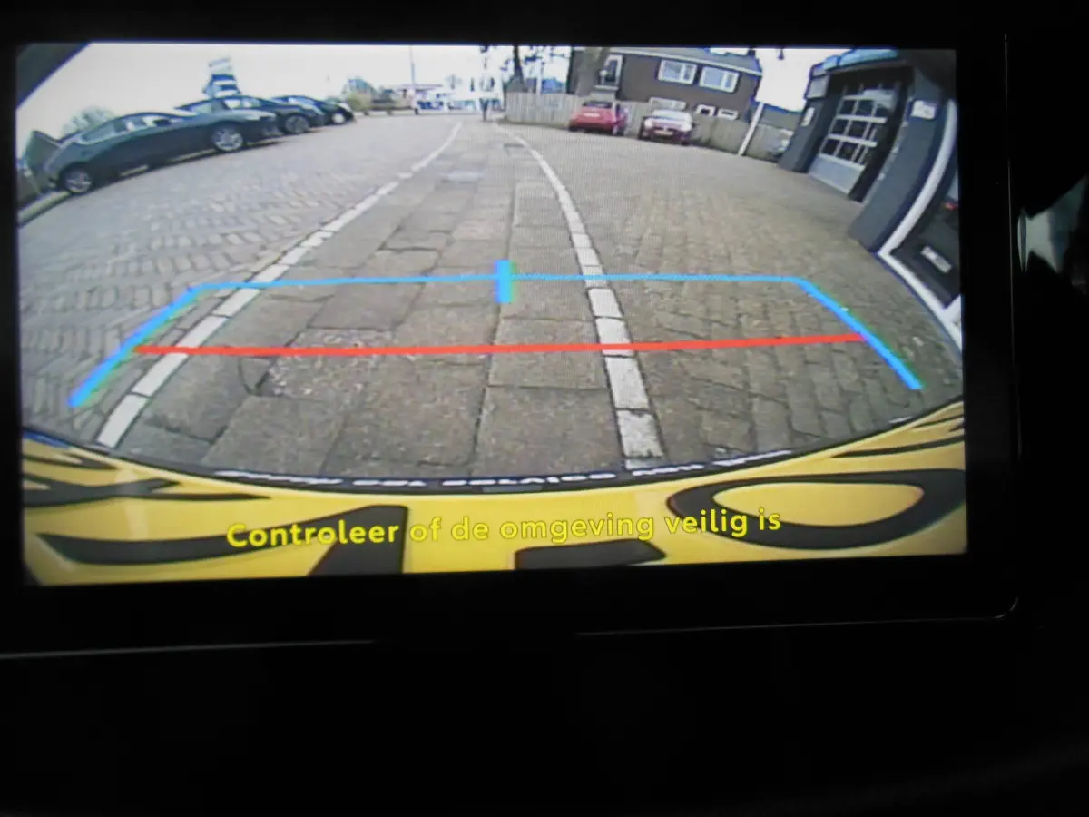 1.0 VVT-i MT Envy 2025 carplay android