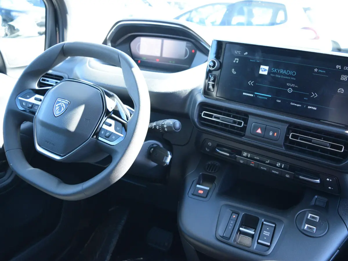 L1 50 kWh | warmtepomp | achteruitrijcamera | Apple Carplay/Android Auto | betimmering | Eco LED koplampen | Comfort stoel | rijklaarprijs