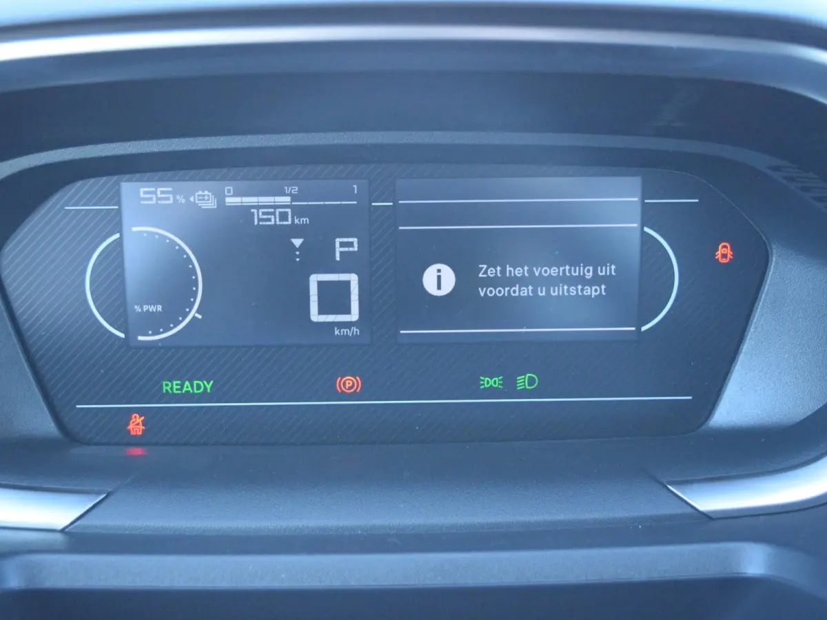 L1 50 kWh | warmtepomp | achteruitrijcamera | Apple Carplay/Android Auto | betimmering | Eco LED koplampen | Comfort stoel | rijklaarprijs