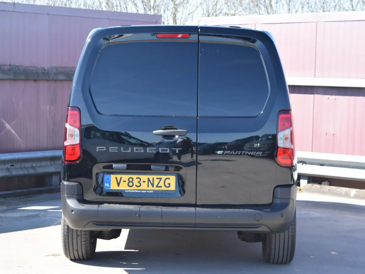 L1 50 kWh | warmtepomp | achteruitrijcamera | Apple Carplay/Android Auto | betimmering | Eco LED koplampen | Comfort stoel | rijklaarprijs