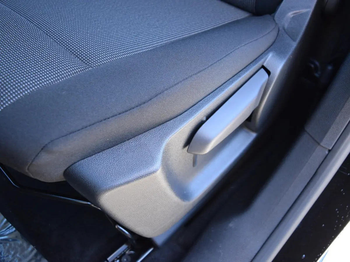L1 50 kWh | warmtepomp | achteruitrijcamera | Apple Carplay/Android Auto | betimmering | Eco LED koplampen | Comfort stoel | rijklaarprijs