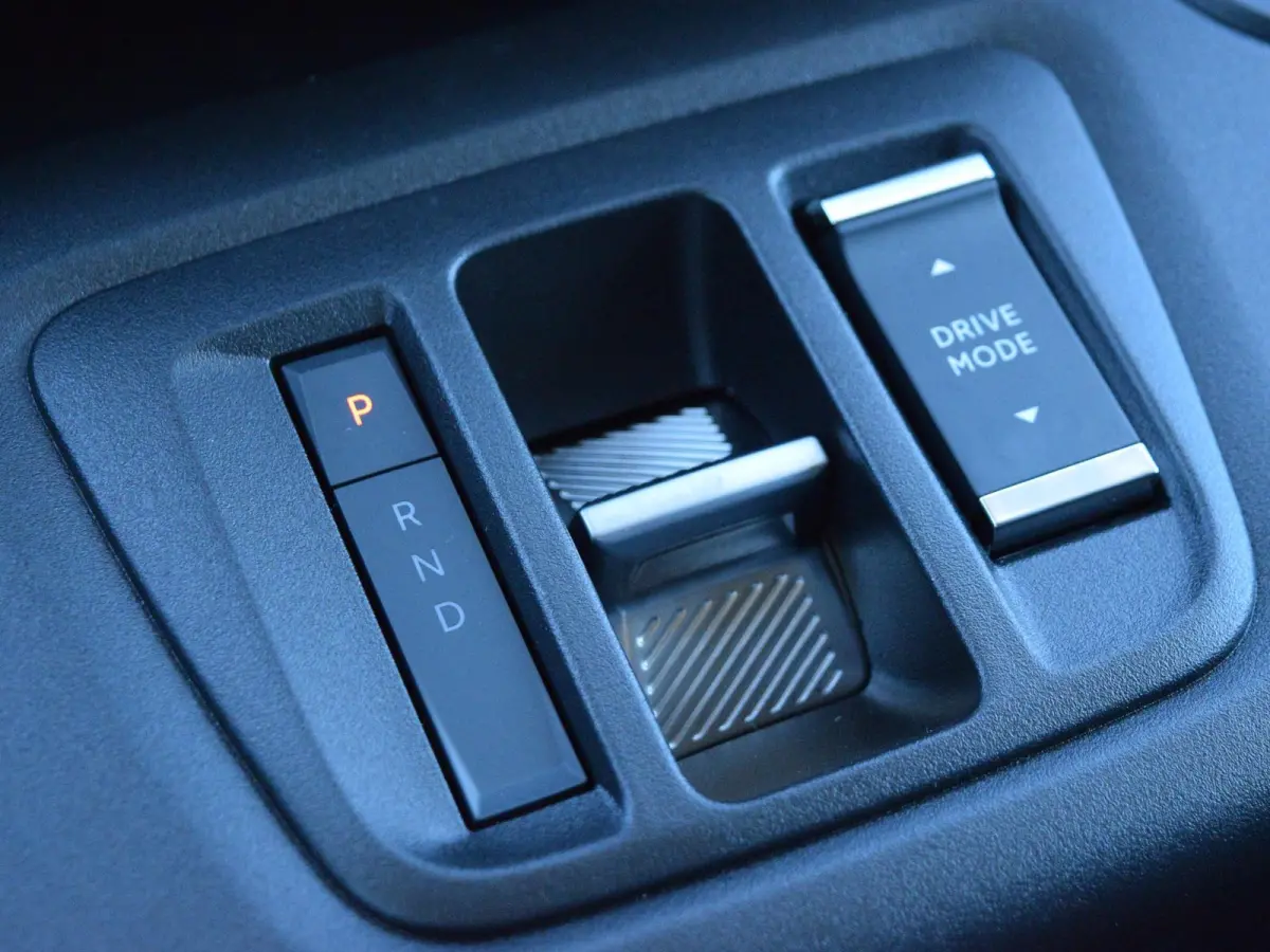 L1 50 kWh | warmtepomp | achteruitrijcamera | Apple Carplay/Android Auto | betimmering | Eco LED koplampen | Comfort stoel | rijklaarprijs