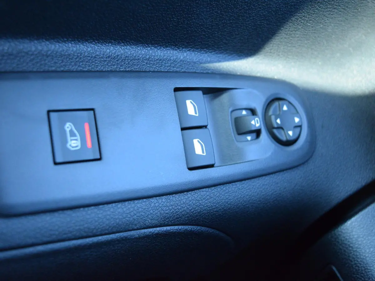 L1 50 kWh | warmtepomp | achteruitrijcamera | Apple Carplay/Android Auto | betimmering | Eco LED koplampen | Comfort stoel | rijklaarprijs