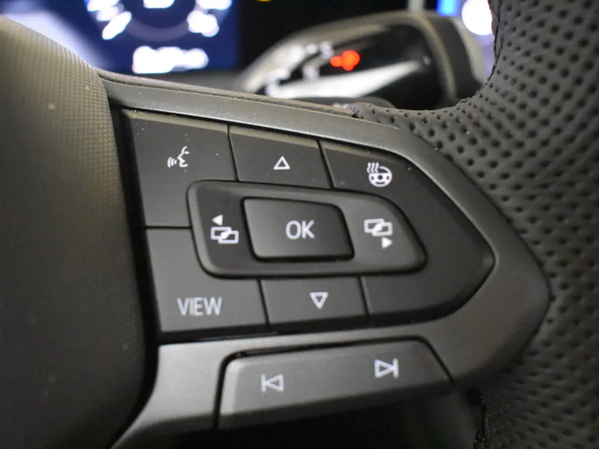 1.5 eHybrid R-Line Edition | Black Edition | Panoramadak | Trekhaak l Leder l Harman & Kardon l Massage l Ventilatie en verwarmde stoelen l Memory l Pano Dak l