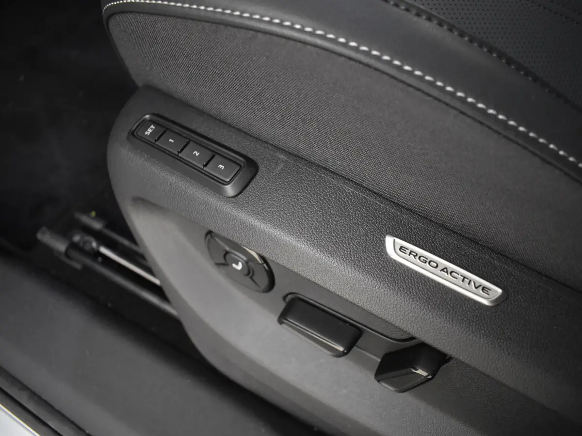 1.5 eHybrid R-Line Edition | Black Edition | Panoramadak | Trekhaak l Leder l Harman & Kardon l Massage l Ventilatie en verwarmde stoelen l Memory l Pano Dak l