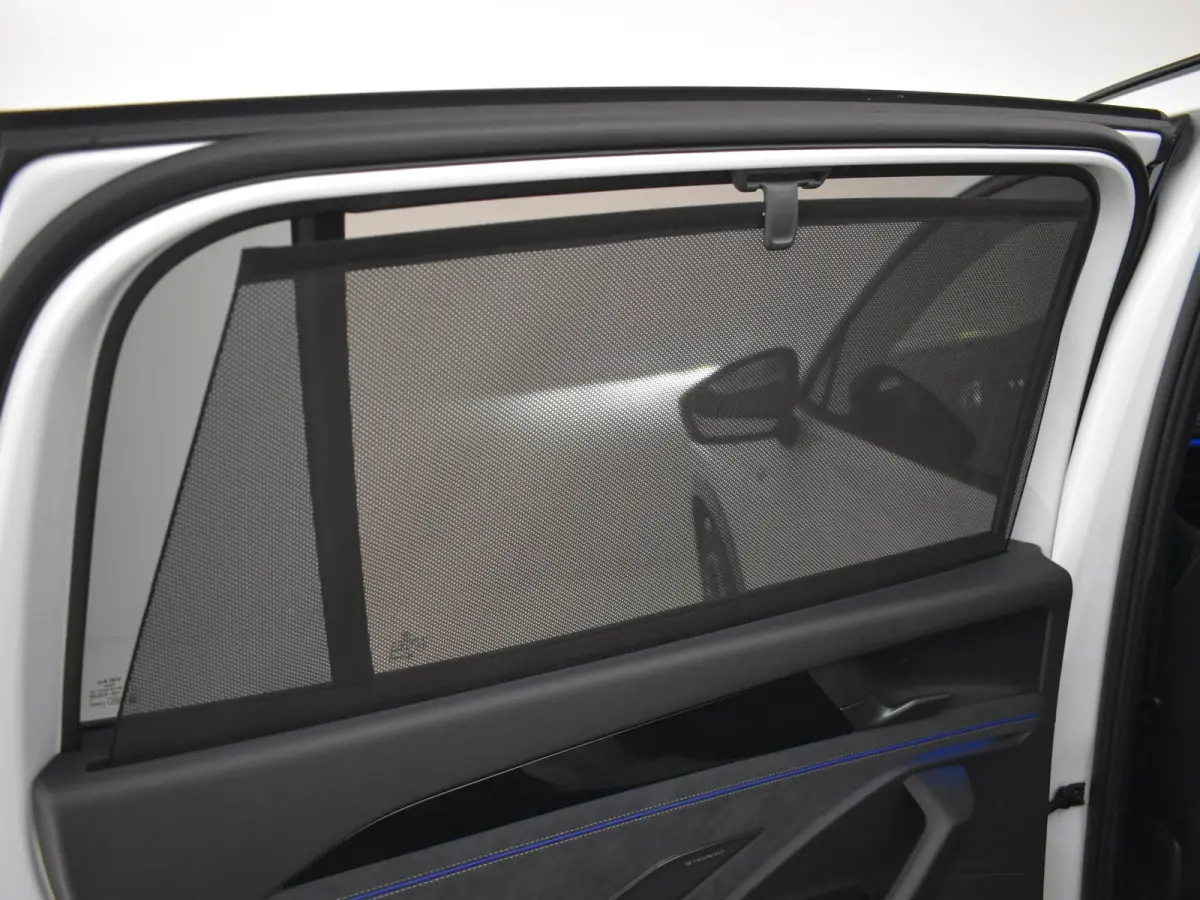 1.5 eHybrid R-Line Edition | Black Edition | Panoramadak | Trekhaak l Leder l Harman & Kardon l Massage l Ventilatie en verwarmde stoelen l Memory l Pano Dak l