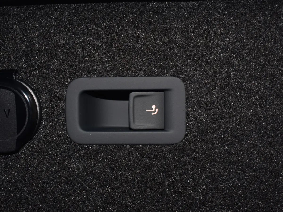 1.5 eHybrid R-Line Edition | Black Edition | Panoramadak | Trekhaak l Leder l Harman & Kardon l Massage l Ventilatie en verwarmde stoelen l Memory l Pano Dak l