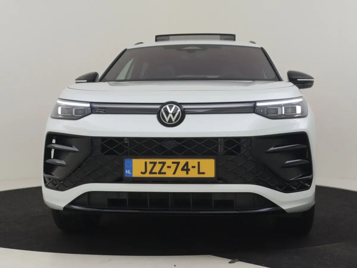 1.5 eHybrid R-Line Edition | Black Edition | Panoramadak | Trekhaak l Leder l Harman & Kardon l Massage l Ventilatie en verwarmde stoelen l Memory l Pano Dak l