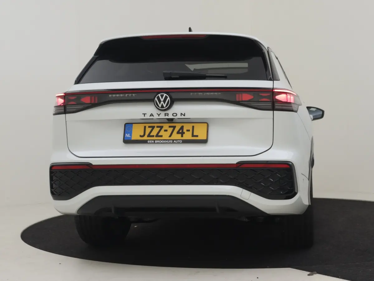 1.5 eHybrid R-Line Edition | Black Edition | Panoramadak | Trekhaak l Leder l Harman & Kardon l Massage l Ventilatie en verwarmde stoelen l Memory l Pano Dak l