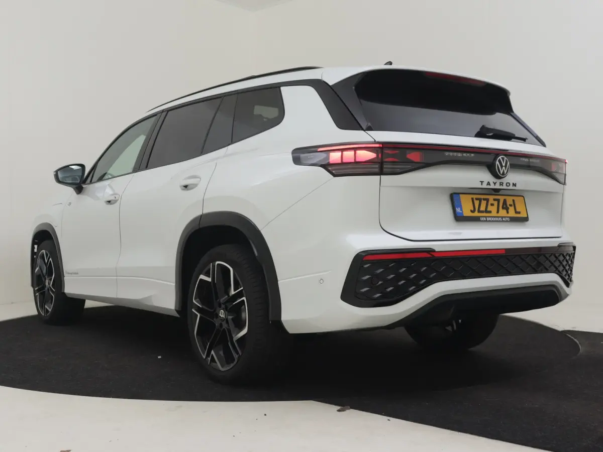 1.5 eHybrid R-Line Edition | Black Edition | Panoramadak | Trekhaak l Leder l Harman & Kardon l Massage l Ventilatie en verwarmde stoelen l Memory l Pano Dak l