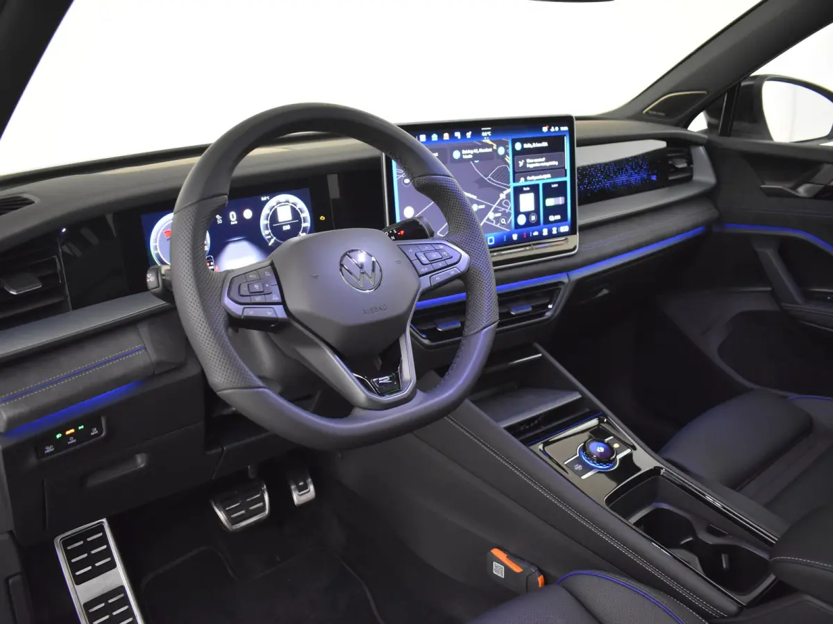 1.5 eHybrid R-Line Edition | Black Edition | Panoramadak | Trekhaak l Leder l Harman & Kardon l Massage l Ventilatie en verwarmde stoelen l Memory l Pano Dak l