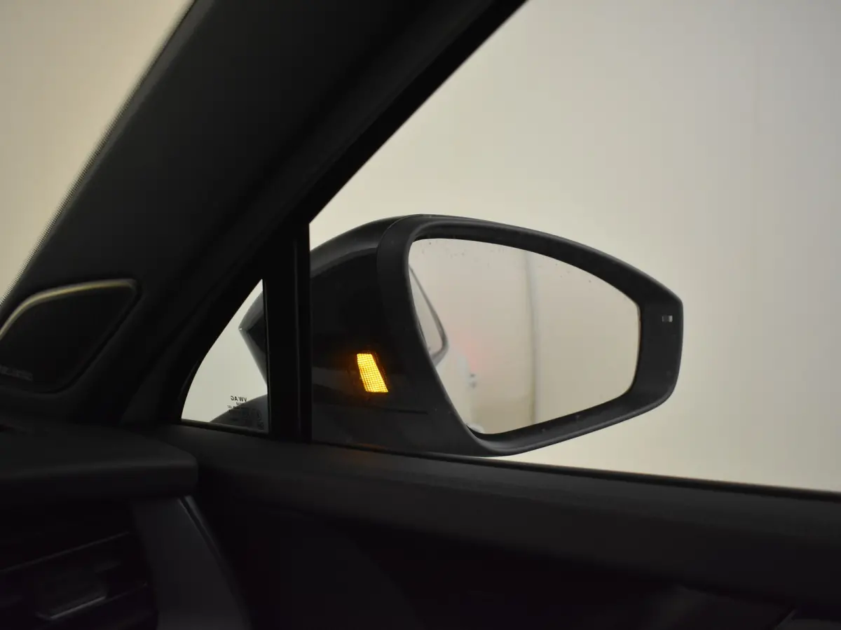 1.5 eHybrid R-Line Edition | Black Edition | Panoramadak | Trekhaak l Leder l Harman & Kardon l Massage l Ventilatie en verwarmde stoelen l Memory l Pano Dak l