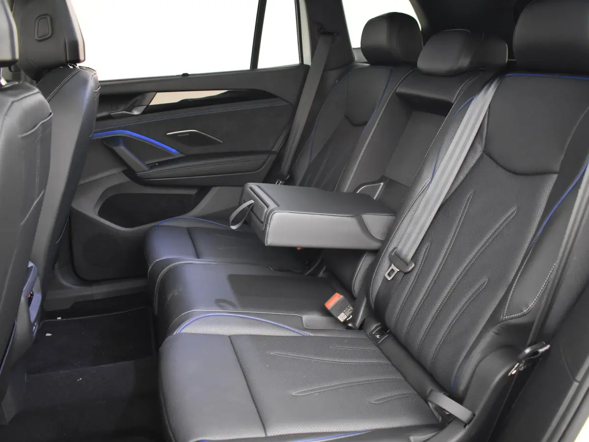 1.5 eHybrid R-Line Edition | Black Edition | Panoramadak | Trekhaak l Leder l Harman & Kardon l Massage l Ventilatie en verwarmde stoelen l Memory l Pano Dak l