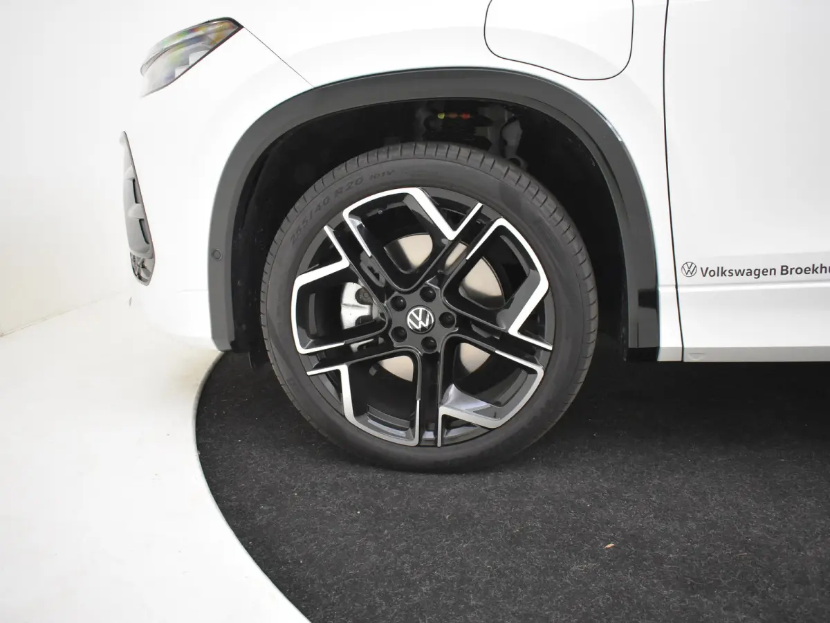 1.5 eHybrid R-Line Edition | Black Edition | Panoramadak | Trekhaak l Leder l Harman & Kardon l Massage l Ventilatie en verwarmde stoelen l Memory l Pano Dak l
