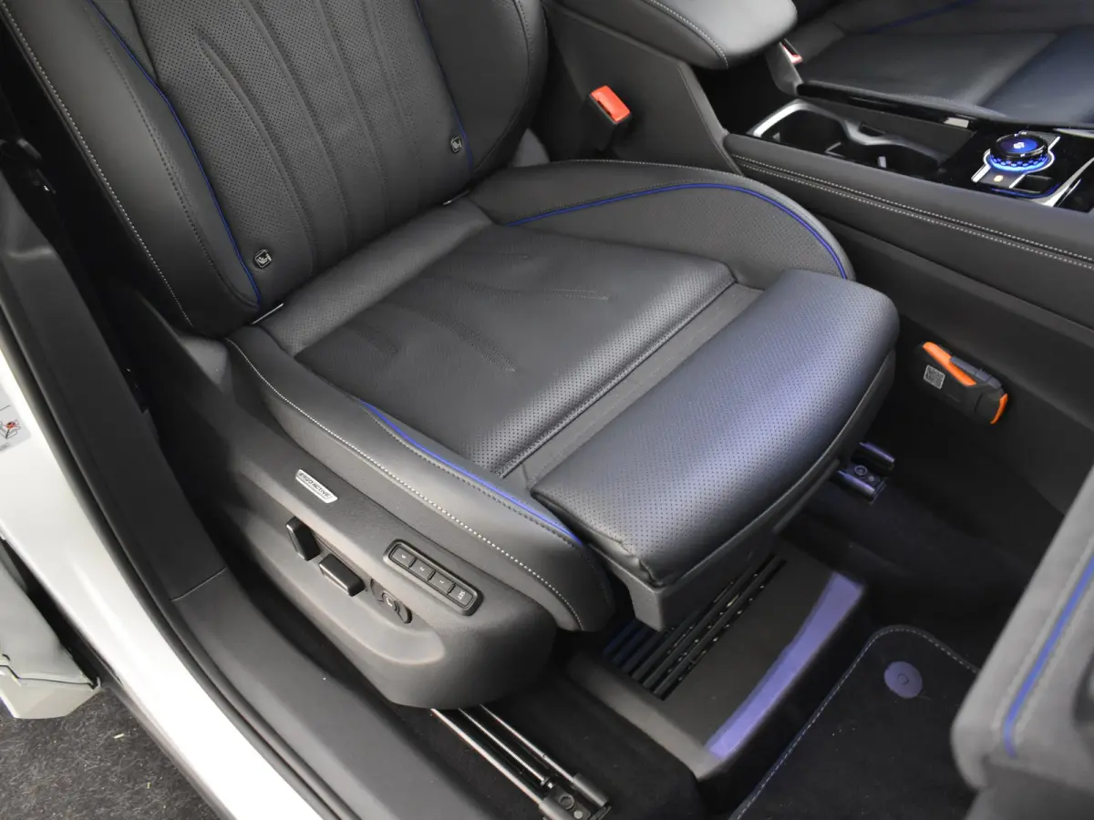 1.5 eHybrid R-Line Edition | Black Edition | Panoramadak | Trekhaak l Leder l Harman & Kardon l Massage l Ventilatie en verwarmde stoelen l Memory l Pano Dak l
