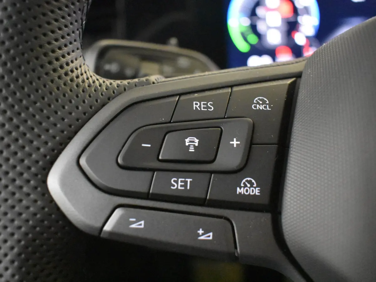 1.5 eHybrid R-Line Edition | Black Edition | Panoramadak | Trekhaak l Leder l Harman & Kardon l Massage l Ventilatie en verwarmde stoelen l Memory l Pano Dak l