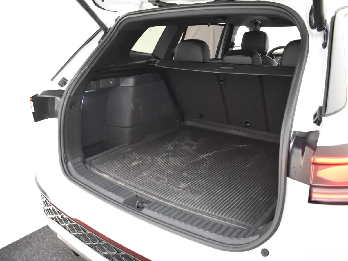 1.5 eHybrid R-Line Edition | Black Edition | Panoramadak | Trekhaak l Leder l Harman & Kardon l Massage l Ventilatie en verwarmde stoelen l Memory l Pano Dak l