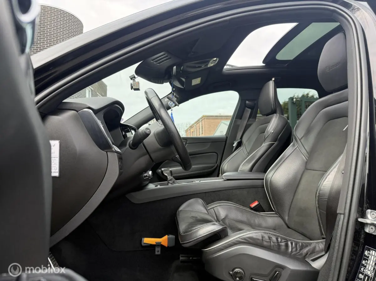 2.0 T5 AWD R-Design