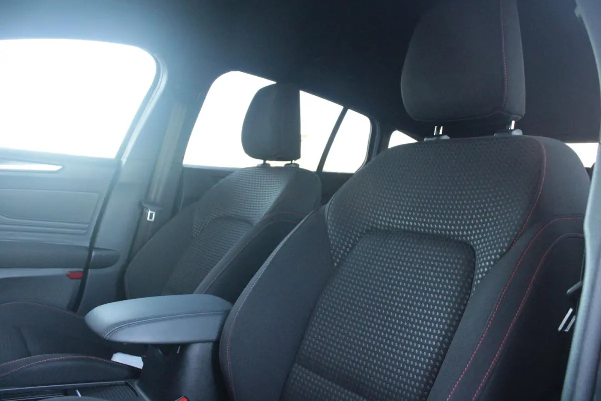 1.0 155PK AUTOMAAT Hybrid ST LINE | ALL SEASON BANDEN | NAVIGATIE | DRAADLOZE APPLE CARPLAY/ANDROID AUTO | ADAPTIVE CRUISE CONTROL | LANE ASSIST | DODEHOEK DETECTIE | PARKEERSENSOREN VOOR + 