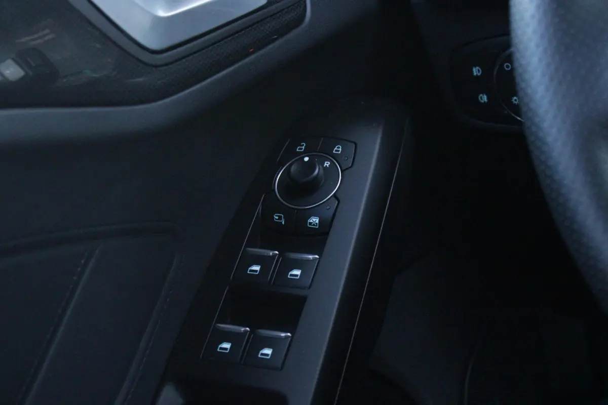 1.0 155PK AUTOMAAT Hybrid ST LINE | ALL SEASON BANDEN | NAVIGATIE | DRAADLOZE APPLE CARPLAY/ANDROID AUTO | ADAPTIVE CRUISE CONTROL | LANE ASSIST | DODEHOEK DETECTIE | PARKEERSENSOREN VOOR + 