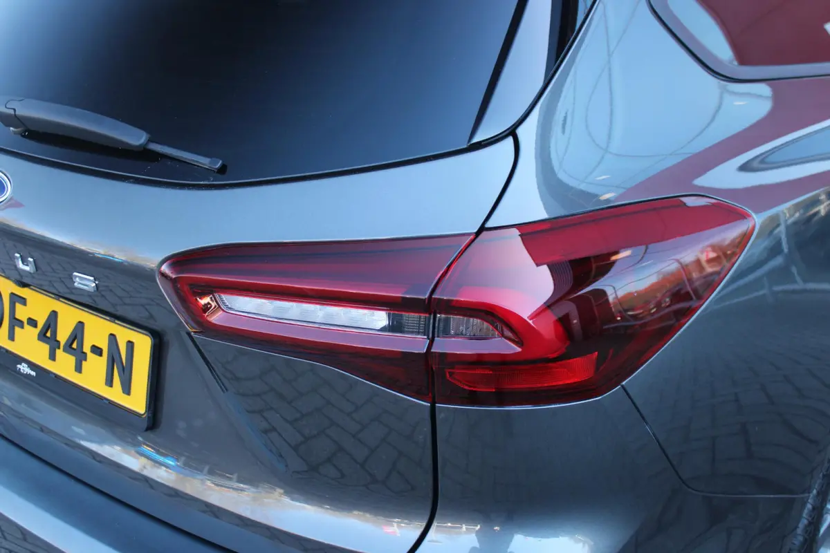 1.0 155PK AUTOMAAT Hybrid ST LINE | ALL SEASON BANDEN | NAVIGATIE | DRAADLOZE APPLE CARPLAY/ANDROID AUTO | ADAPTIVE CRUISE CONTROL | LANE ASSIST | DODEHOEK DETECTIE | PARKEERSENSOREN VOOR + 