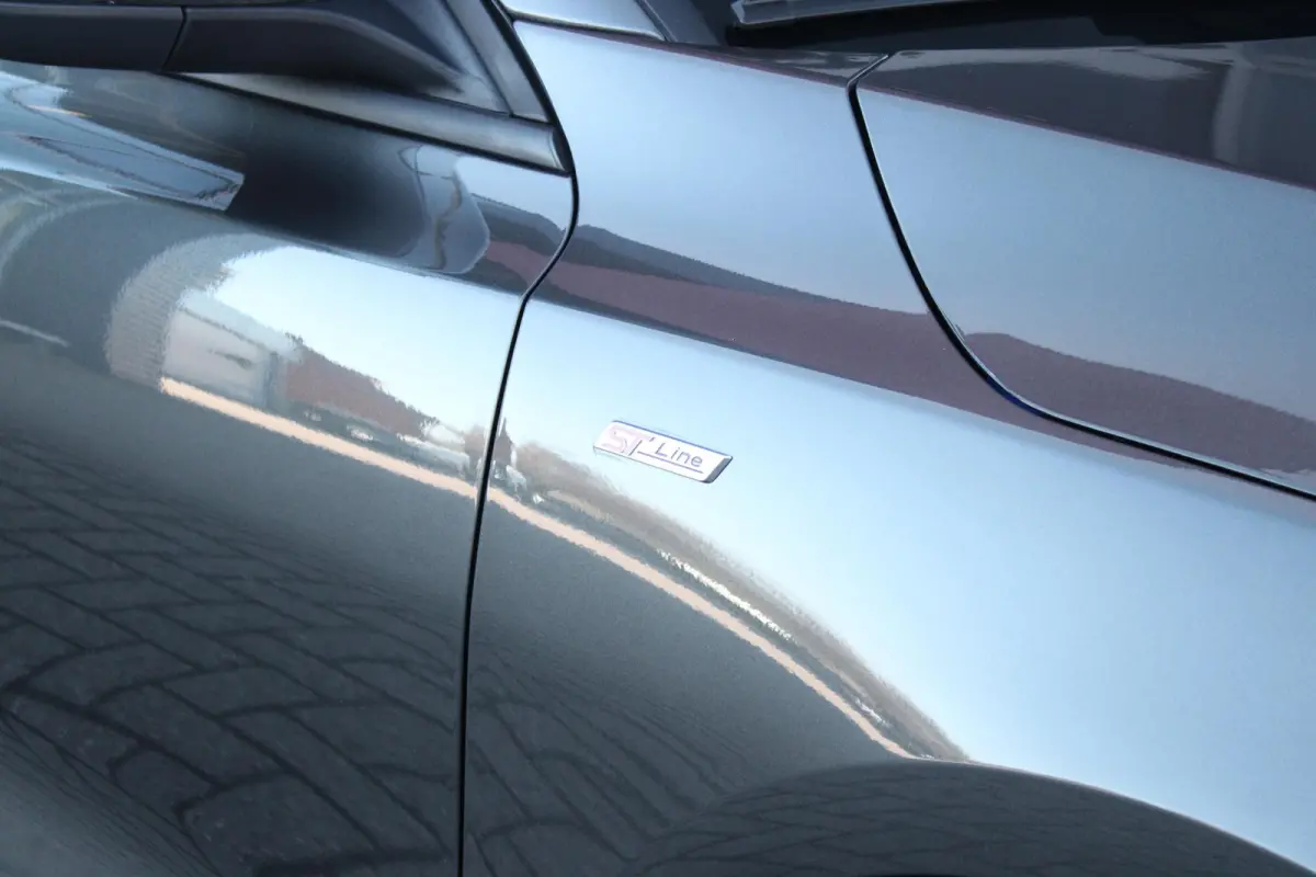 1.0 155PK AUTOMAAT Hybrid ST LINE | ALL SEASON BANDEN | NAVIGATIE | DRAADLOZE APPLE CARPLAY/ANDROID AUTO | ADAPTIVE CRUISE CONTROL | LANE ASSIST | DODEHOEK DETECTIE | PARKEERSENSOREN VOOR + 