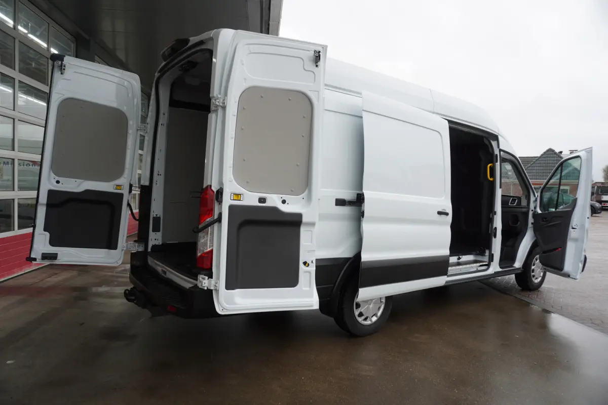 350E 2.0 TDCI 130PK L4H3 Trend Nr. V207 | Airco | Cruise | Navi | Trekhaak