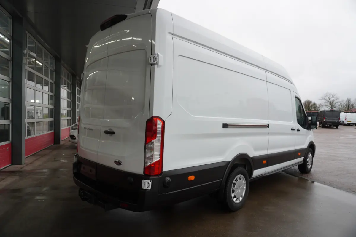 350E 2.0 TDCI 130PK L4H3 Trend Nr. V202 | Airco | Cruise | Navi | Trekhaak