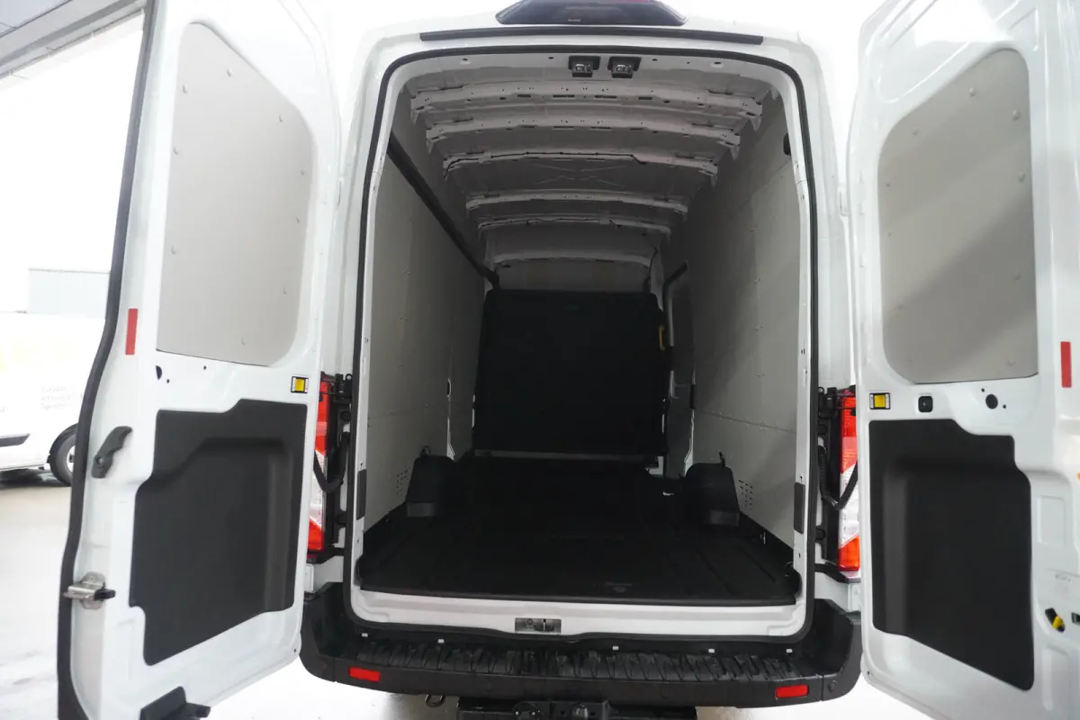 350E 2.0 TDCI 130PK L4H3 Trend Nr. V200 | Airco | Cruise | Navi | Trekhaak