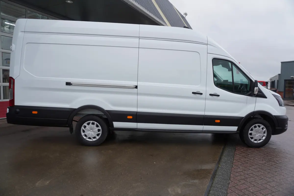 350E 2.0 TDCI 130PK L4H3 Trend Nr. V200 | Airco | Cruise | Navi | Trekhaak