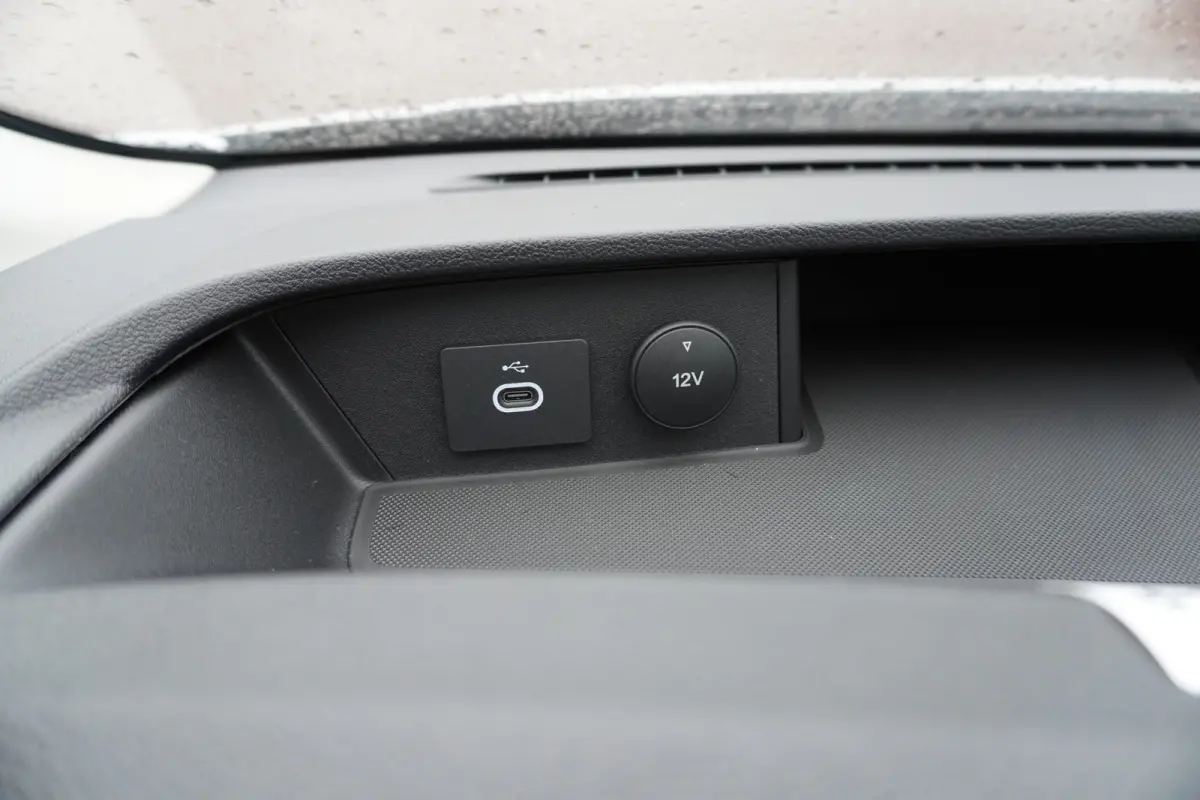 350E 2.0 TDCI 130PK L4H3 Trend Nr. V200 | Airco | Cruise | Navi | Trekhaak