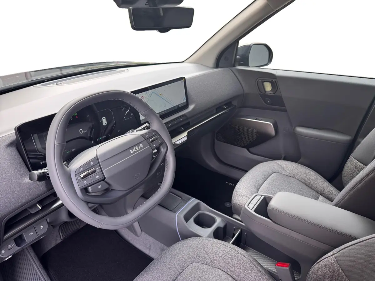 Plus 42.2 kWh 3.000,- Inruilkorting | Privacy Glass | 18" lichtmetalen velgen | Warmtewerend glas rondom | Draadloze oplader voor smartphone