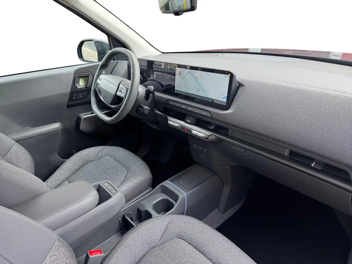 Plus 42.2 kWh 3.000,- Inruilkorting | Privacy Glass | 18" lichtmetalen velgen | Warmtewerend glas rondom | Draadloze oplader voor smartphone
