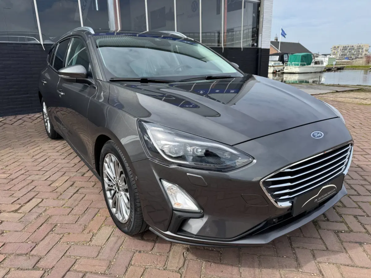 1.0 EcoBoost Titanium Business **CARPLAY + WINTER PACK + CAMERA****