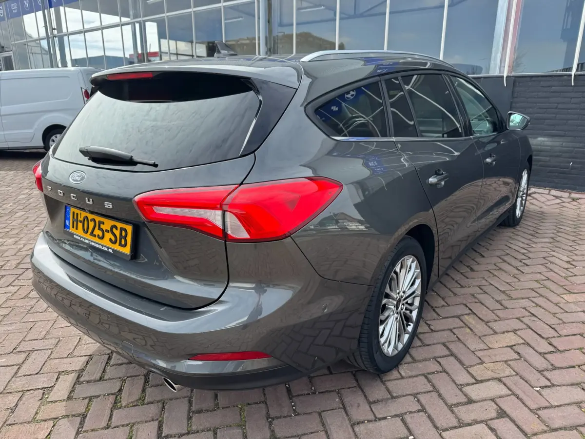 1.0 EcoBoost Titanium Business **CARPLAY + WINTER PACK + CAMERA****