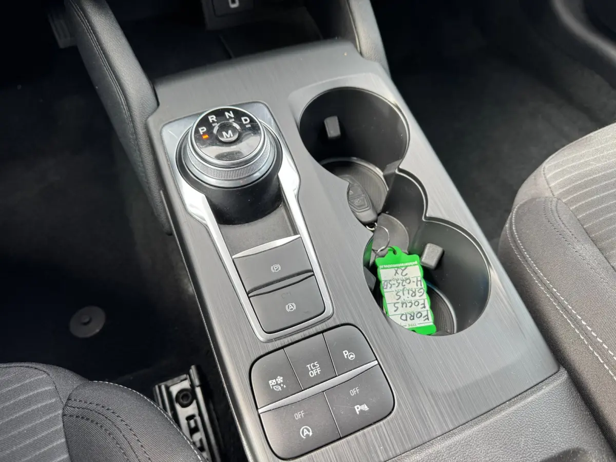 1.0 EcoBoost Titanium Business **CARPLAY + WINTER PACK + CAMERA****