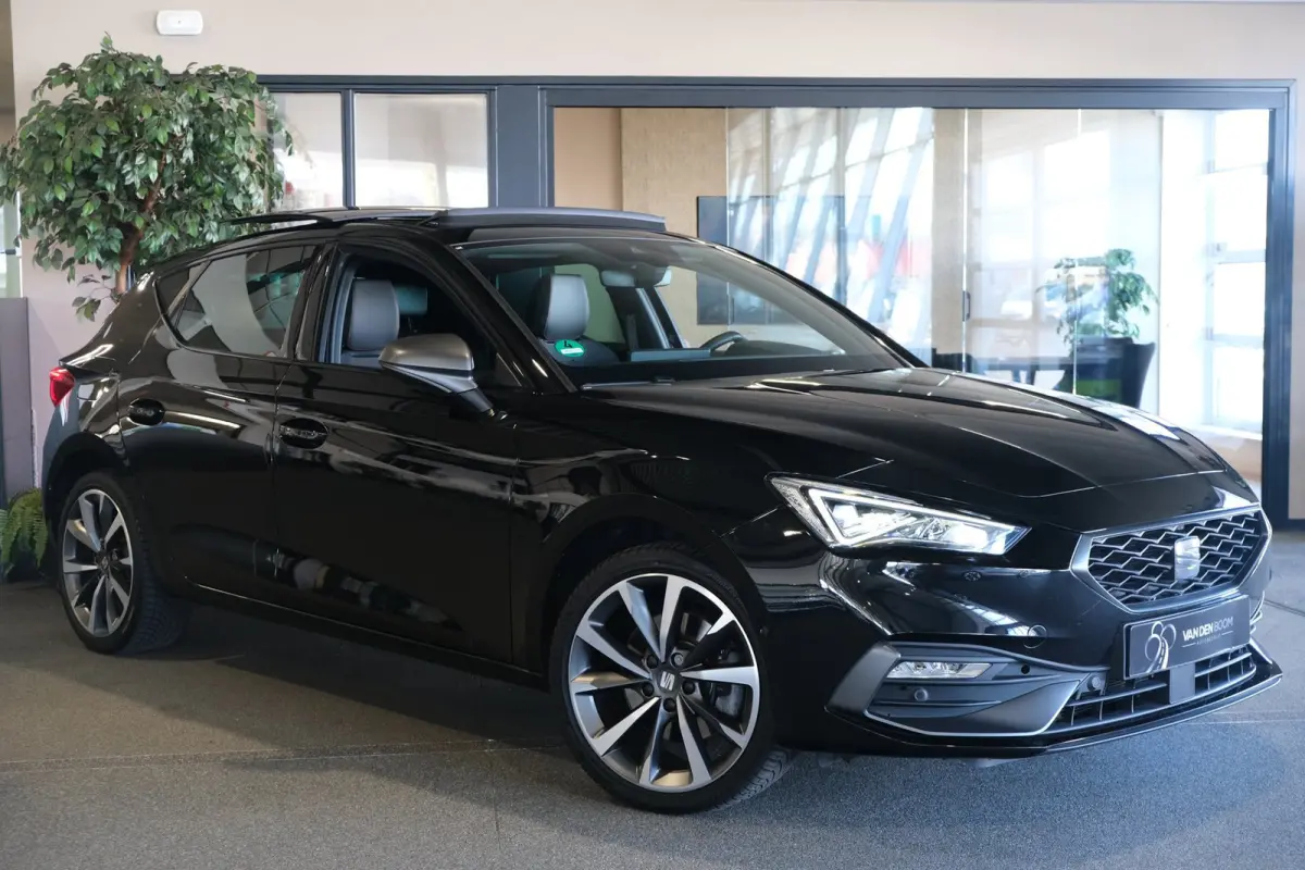 1.4 TSI eHybrid PHEV FR 204PK Pano Navi Cam ACC Led