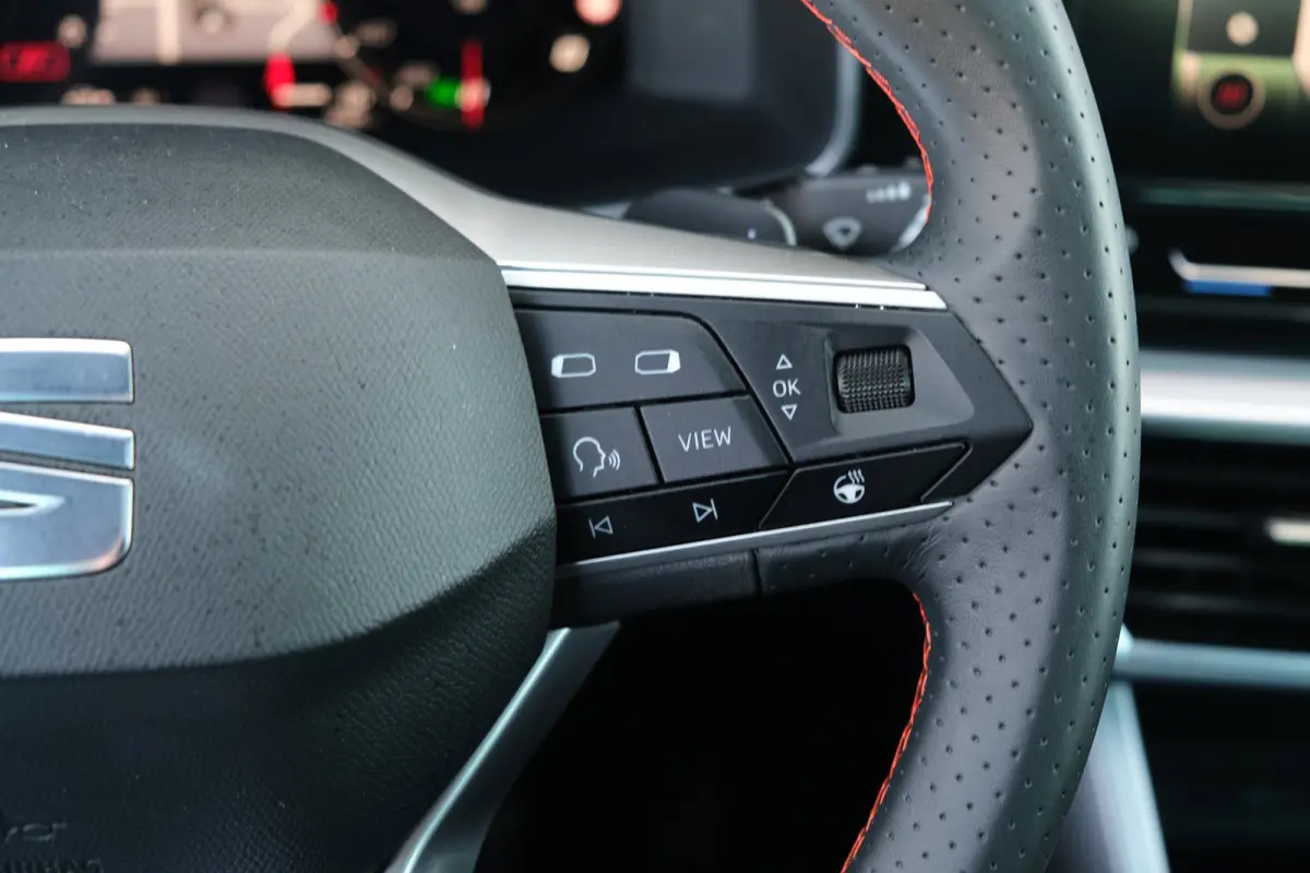 1.4 TSI eHybrid PHEV FR 204PK Pano Navi Cam ACC Led