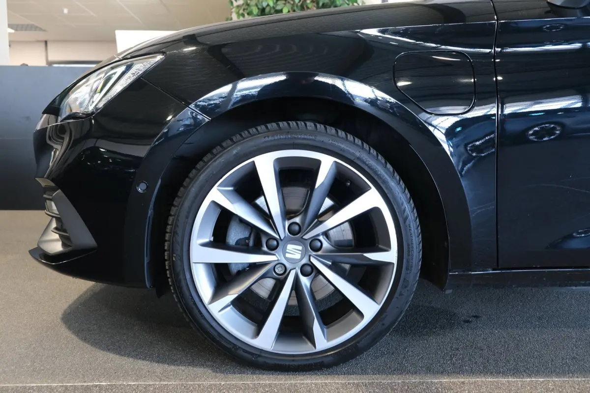 1.4 TSI eHybrid PHEV FR 204PK Pano Navi Cam ACC Led