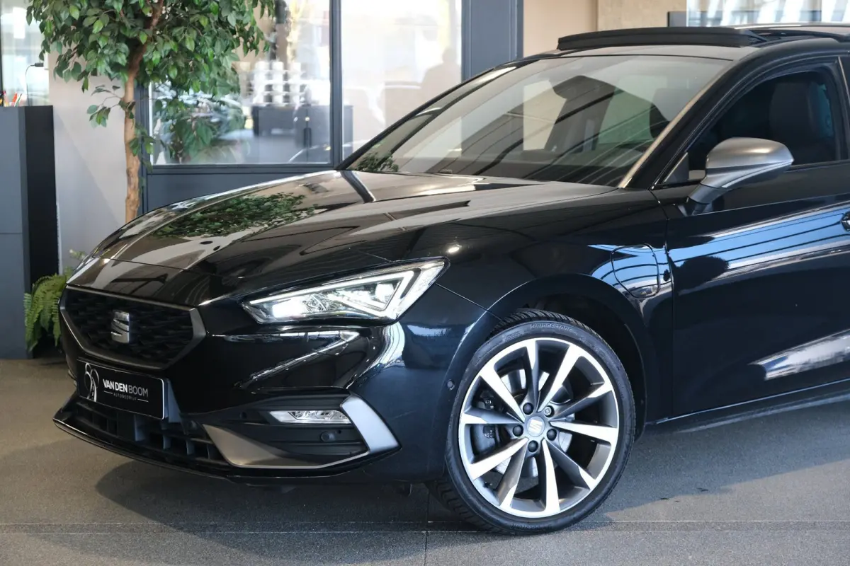 1.4 TSI eHybrid PHEV FR 204PK Pano Navi Cam ACC Led