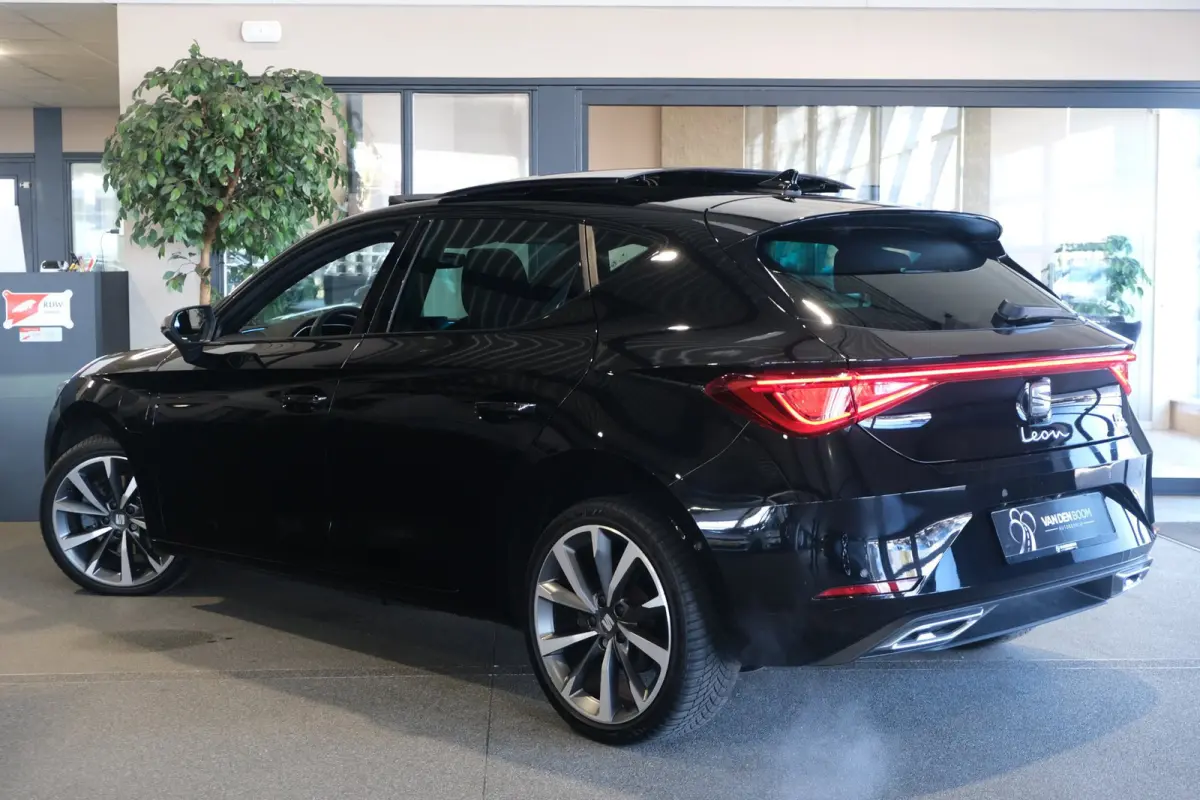1.4 TSI eHybrid PHEV FR 204PK Pano Navi Cam ACC Led