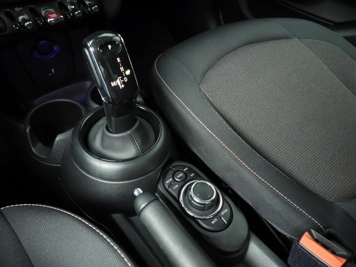 Cooper C Automaat / PDC / Climate / Cruise / LED / Getint glas / Alu wielen