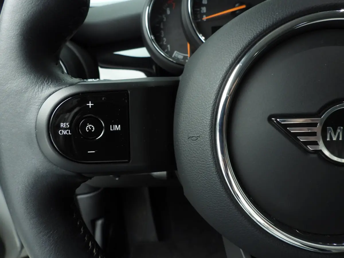 Cooper C Automaat / PDC / Climate / Cruise / LED / Getint glas / Alu wielen