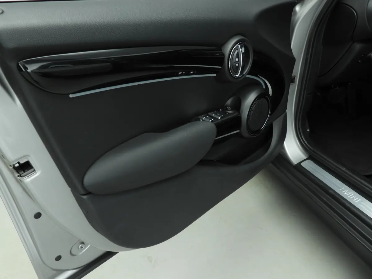 Cooper C Automaat / PDC / Climate / Cruise / LED / Getint glas / Alu wielen