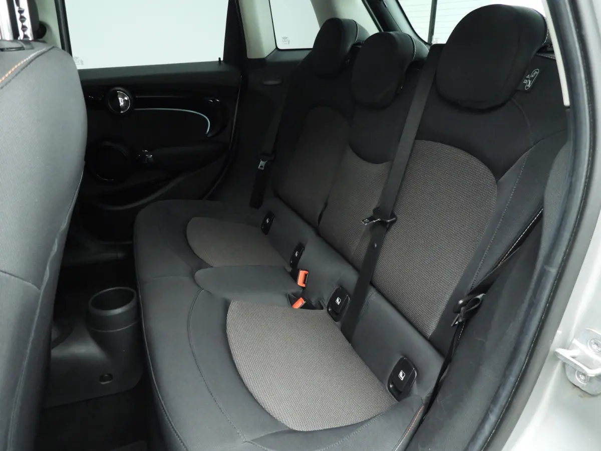 Cooper C Automaat / PDC / Climate / Cruise / LED / Getint glas / Alu wielen