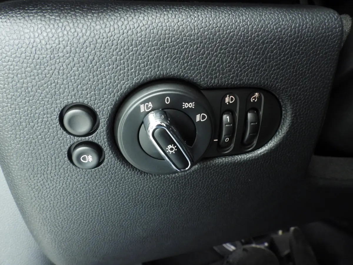 Cooper C Automaat / PDC / Climate / Cruise / LED / Getint glas / Alu wielen