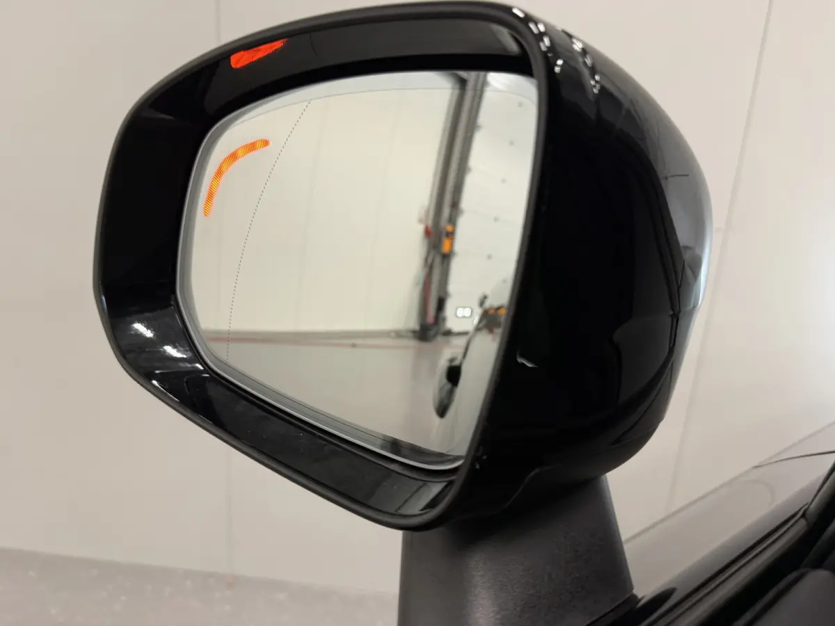 T8 Recharge AWD R-Design PANO/LUCHTVERING/B&W/SOH 100%/TREKHAAK/22"BLACK/HEAD-UP/MASSAGE+VENTILATIE/NAPPA-LEER/360CAMERA/PINE-GREY/ACC/PILOT-ASSIST/DONKERE-ALCANTARA HEMEL/VOLLEDIG VOLVO DEA