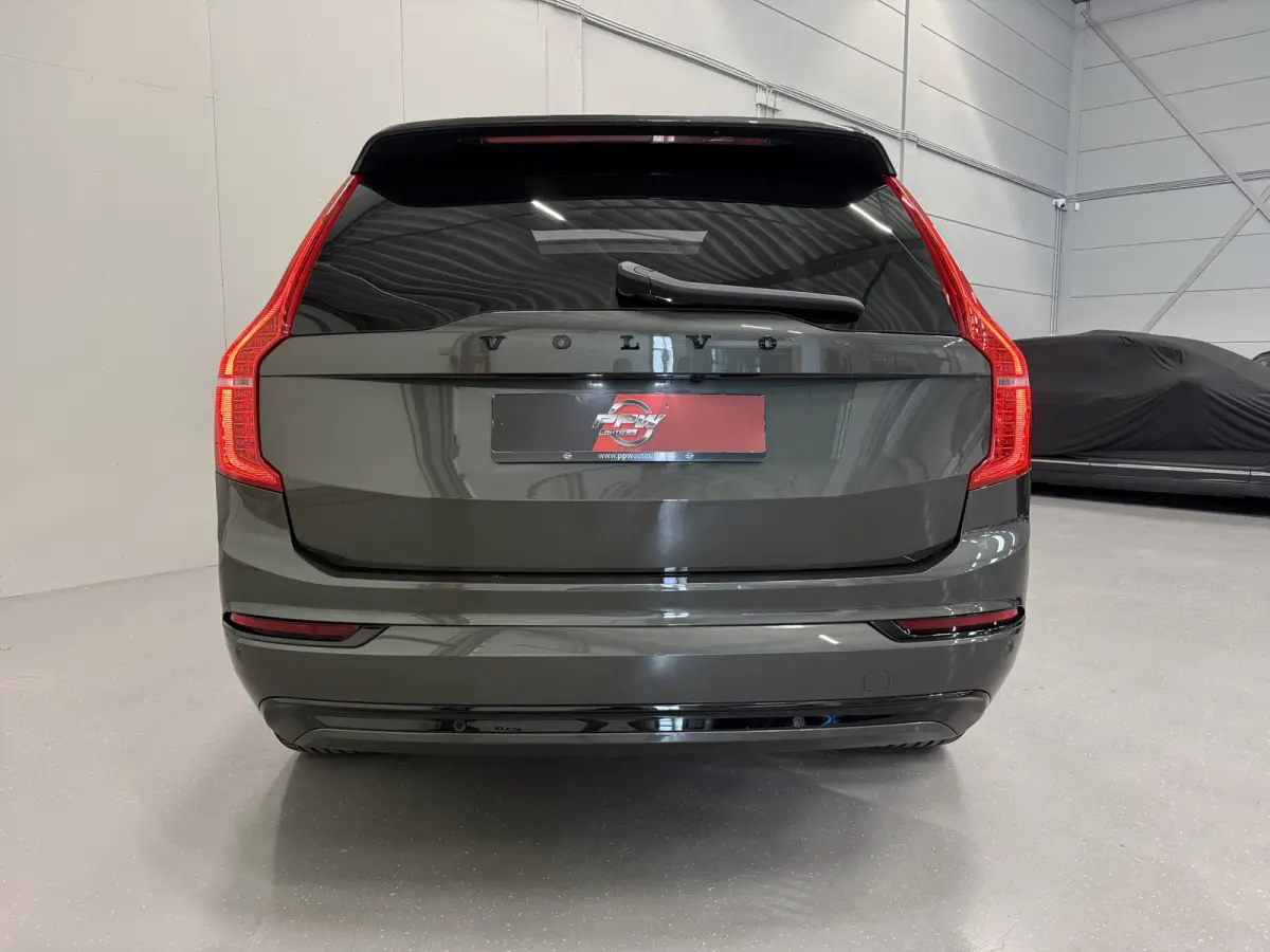 T8 Recharge AWD R-Design PANO/LUCHTVERING/B&W/SOH 100%/TREKHAAK/22"BLACK/HEAD-UP/MASSAGE+VENTILATIE/NAPPA-LEER/360CAMERA/PINE-GREY/ACC/PILOT-ASSIST/DONKERE-ALCANTARA HEMEL/VOLLEDIG VOLVO DEA